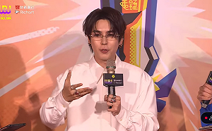 志祺七七登走鐘獎紅毯「顏值再進化」！網驚呼：太帥了吧