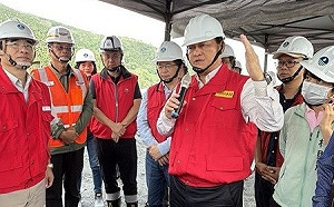 季連成關心馬太鞍溪堰塞湖災後復原  籲加速家園、堤防與便道重建