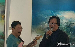 因插畫結識 新加坡藝術家黃意會以個展憶三毛