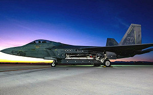 F-22戰機首度直接操控MQ-20無人機! 美空軍成功測試五代機協同作戰