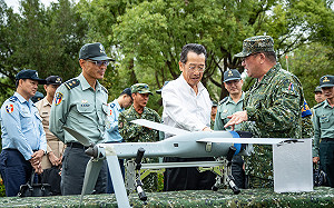 ALTIUS-600M無人機接裝到位  顧立雄：發揮不對稱作戰優勢