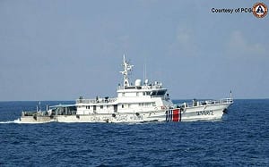 (影)菲律賓海岸防衛隊MRRV-4409再建功  一對三！阻中國海警靠近贊巴萊斯