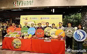 臺南鮮果嘉年華盛大登場  黃偉哲帶秋冬鮮果北上竹北遠百行銷