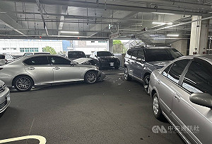 台中男賣場內駕車連撞3車　毒品唾液快篩呈陽性