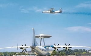 解放軍「特種機」東海被秀導彈威脅! 遠海訓練遭外機逼近百米 對峙20分鐘