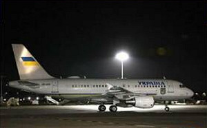 刺殺澤連斯基? 訪愛爾蘭途中 4軍用級無人機詭異追蹤 北約 : 混合作戰