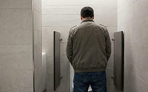 40歲男血尿以為小病  檢查竟爆珊瑚礁狀腫瘤！醫嘆：低存活率惡性癌