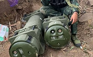 （影）泰轟柬詐騙園區 中國員工竄逃影像曝！柬軍中竟出現「第三國志願軍」