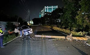 酒駕釀禍！越南籍男深夜撞斷電桿  害千戶無電可用