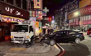 新北男毒駕高速撞擊同性情侶！1人斷腿送醫幸無生命危險