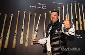 4屆中職全壘打王　林仲秋擔任雄鷹春訓客座教練