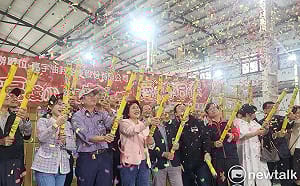 (影)亮宇油封號召企業社團年年寒冬送暖 阿甘姐道出心路歷程