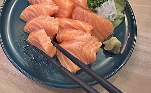 守護食安！消保處抽驗18間飯店「生魚片」2間不符規定已改善