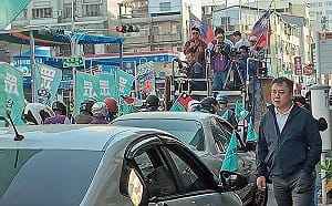 莫忘行憲紀念日！民眾黨高雄車隊集結反對毀憲亂政