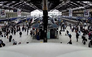 巴黎地鐵驚傳持刀砍人 三女子遇刺嫌犯迅速落網 