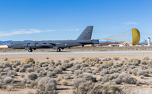 看得更遠更清晰！美B-52新雷達測試  「J」版將服役至2050