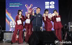 台南南瀛草地音樂會擠6萬人嗨爆  台日藝人接力玖壹壹壓軸