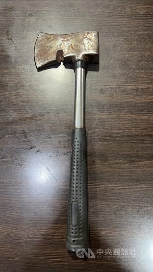 新北中和麵店搶座位爆衝突　男持斧頭打人遭逮