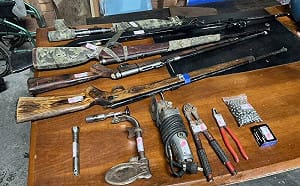 賽鴿當掩護！花蓮28歲男山區私設改槍工坊　遭警查獲送辦