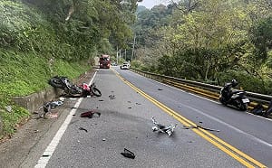 北宜公路爆嚴重車禍！重機跨雙黃線撞小客車 騎士命危