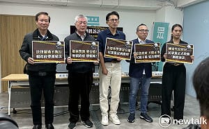 批政府賴帳警消退休金　黃國昌提團體訴訟、酸賴下鄉面對警消 