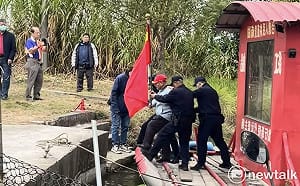 台灣人民共產黨元旦升掛五星旗遭市府拆除  黃偉哲：國家尊嚴不容踐踏