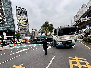 板橋拖板車違規右轉釀禍 7旬老婦遭輾送醫不治