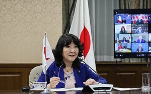 防止中國壟斷並武器化稀土　日本財務大臣：日美歐合作將發揮效果