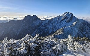 玉山零下5.6度雪景曝光！氣象署：2500公尺高山可望再降雪