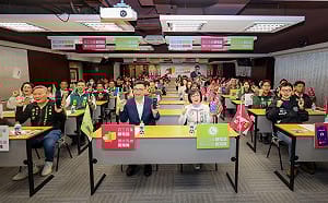 初選前夕賴瑞隆號召大團結    百工百業「顧電話顧高雄」