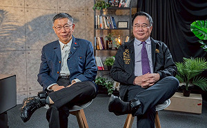 蔡柯翹腳秀電子腳鐐！林智群酸「廉恥在哪？」吳靜怡轟藍白挺貪污形象照