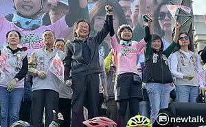 王世堅改編《有出息》力挺陳亭妃  逾3萬人齊聚造勢大會加油打氣