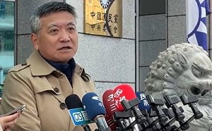 何啟聖喊終結「傅氏王朝」 再喊參選花蓮縣長痛批國民黨恐懼改革