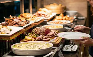 30歲女子大餐後腹劇痛過世！醫曝關鍵：「這數值過高」不可擅自停藥