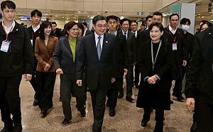 看卓榮泰接機鄭麗君 凌濤：幫賴佈局鄭戰台北、卓拚桃園　