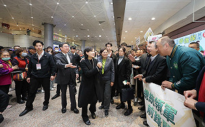 人物》一位女性政治人物的家庭想像　鄭麗君的人生側寫