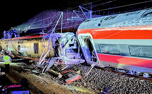 西班牙高速列車相撞  至少39人死亡73傷