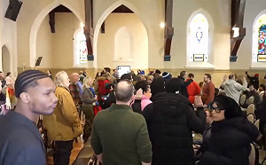 (影) 教會牧師竟是ICE特工? 網批：難怪都要蒙面 白宮不惜一切代價這樣做......