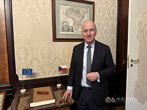 談對中關係  捷克參議員費雪：須納國安保障人權