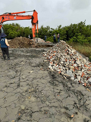 台南8區遭棄置營建廢棄物　檢起訴102人、27家公司