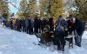 不滿卡尼親中! 加拿大「這省」發起獨立公投 民眾低溫下大排長龍連署