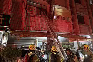 台南白河民宅暗夜火警　住警器叫醒熟睡2人逃出