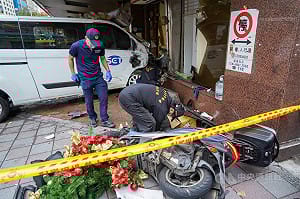 三立採訪車撞進銀行釀10傷  肇事原因待警方釐清