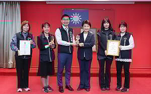 台中客家故事送上國際舞台《聽看台中客》奪英國設計金獎