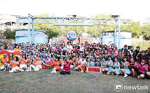 「舞動迎新春 × 親子拓印樂」 曾培雅歐政豪接棒亮相熱鬧迎新春