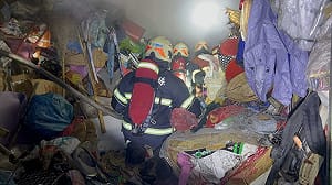 社頭鄉民宅堆大量回收物起火　消防救出2人女子送醫