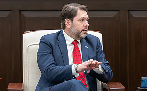 美方接連示警！繼參院軍委會主席後  蓋耶哥再發文斥藍白擋軍購