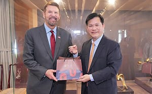 盼美儘速通過避免雙重課稅 林佳龍：以「台灣模式」打造台美聯合艦隊 