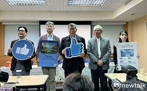 鈔票改版遭惡搞「踩飛輪」300萬？柯文哲未正面回：該推無現金交易