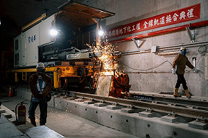 (影)台南鐵路地下化全線軌道接合完工 交通部：力拚年底通車